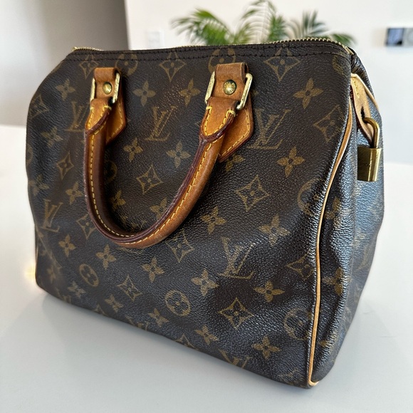 Authentic LV Speedy 25 cir 2009 - Picture 7 of 13